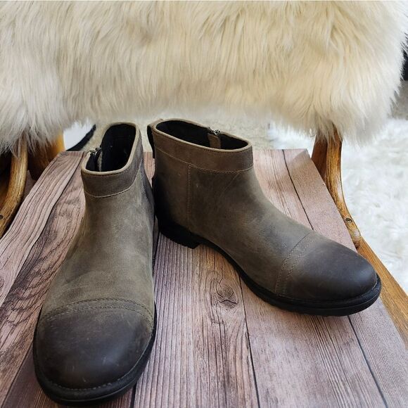 Ugg distressed leather side zip booties sn1103832 - Picture 5 of 11